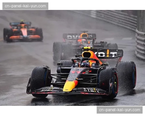 特写：摩纳哥主场为服务F1赛事，完成足球模式与赛车模式的快速转换技术测试